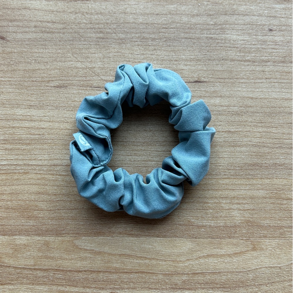 NWOT lululemon Scrunchie (Chambray)